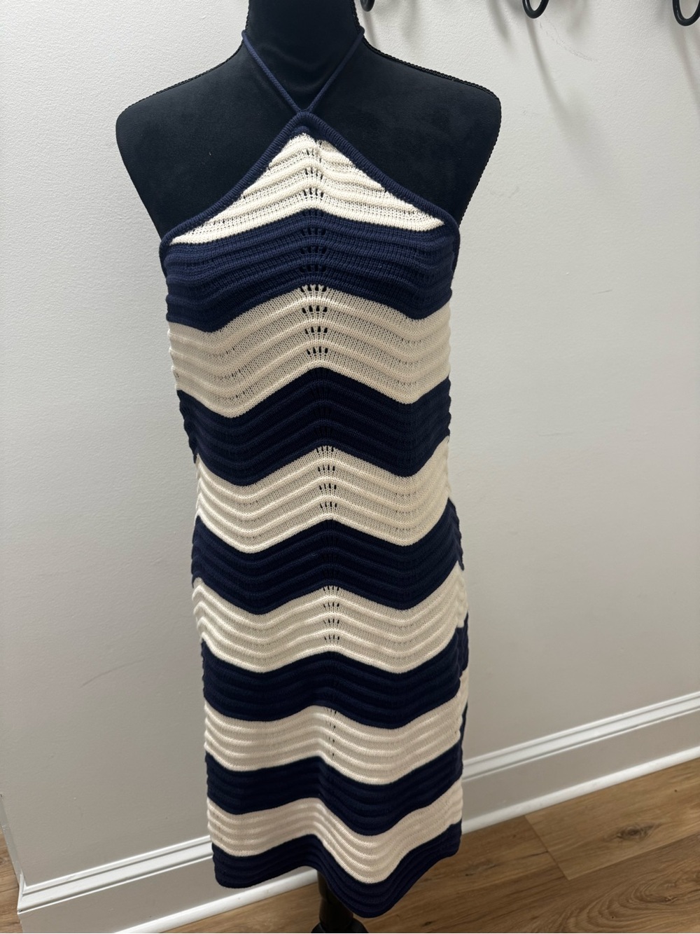 Reformation Genni Navy and Cream Halter Knit Crochet mini Dress size L - Picture 5 of 9